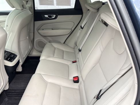 Certified 2023 Volvo XC60 B5 Ultimate w/ Climate Package image 26