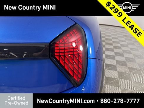 Certified 2025 MINI Cooper 2-Door Hardtop image 31