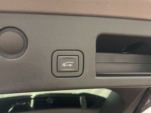 Used 2025 Chevrolet Equinox LT w/ Convenience Package II image 17