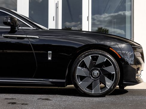 Certified 2025 Rolls-Royce Spectre w/ Spectre Enhancement Package image 20