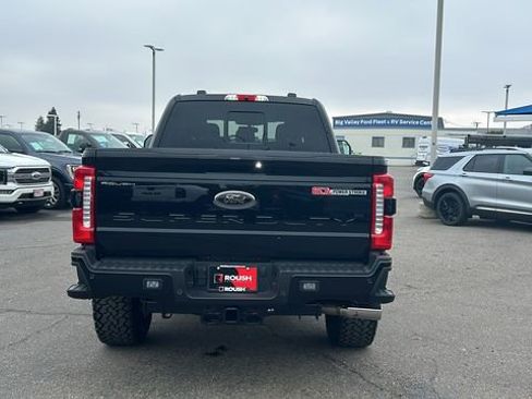 New 2026 Ford F250 Lariat w/ Black Appearance Package image 4