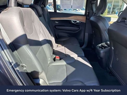 Used 2023 Volvo XC90 B6 Plus image 12