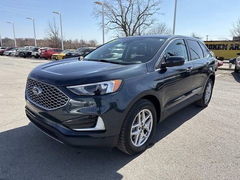 Used 2023 Ford Edge SEL image 9