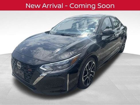 Certified 2025 Nissan Sentra SR FWD image 1