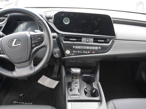 Used 2024 Lexus ES 350 w/ Premium Package FWD image 11