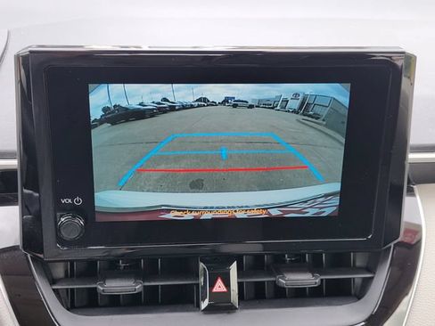 Used 2025 Toyota Corolla LE FWD image 13