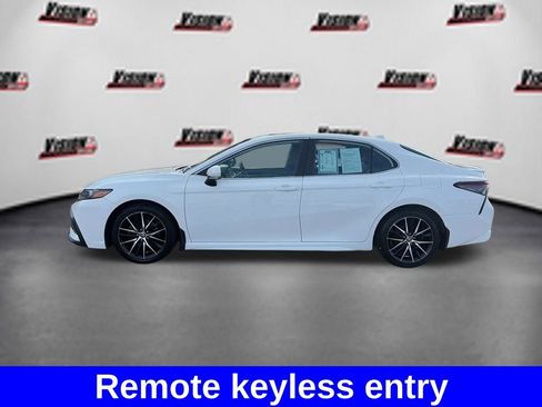 Used 2023 Toyota Camry SE w/ Cold Weather Package AWD/4WD image 9