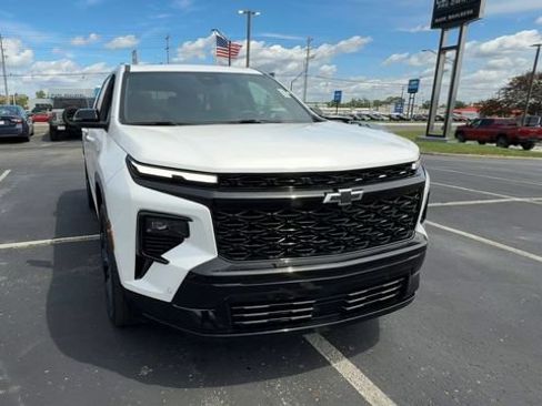 Used 2024 Chevrolet Traverse RS AWD/4WD image 3