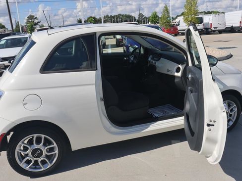 Used 2015 FIAT 500 Pop image 9