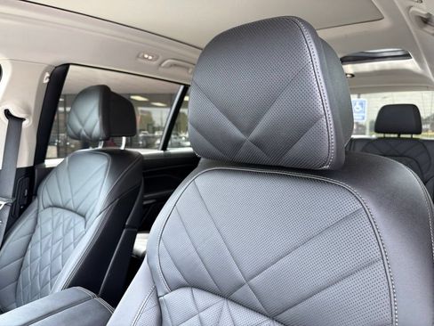Used 2024 BMW X7 xDrive40i w/ Premium Package AWD/4WD image 16