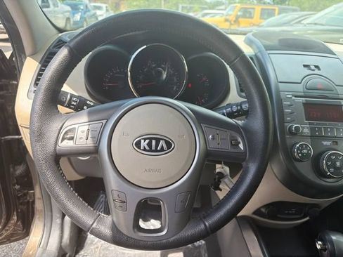 Used 2011 Kia Soul ! FWD image 9