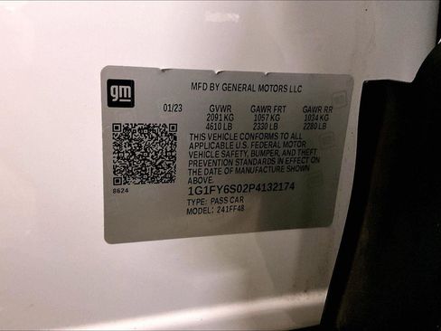 Used 2023 Chevrolet Bolt EUV LT w/ Convenience Package image 32