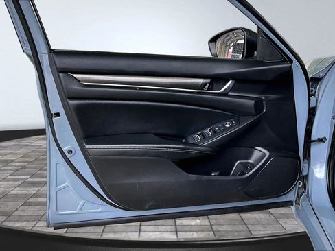 Used 2022 Honda Accord Sport image 17