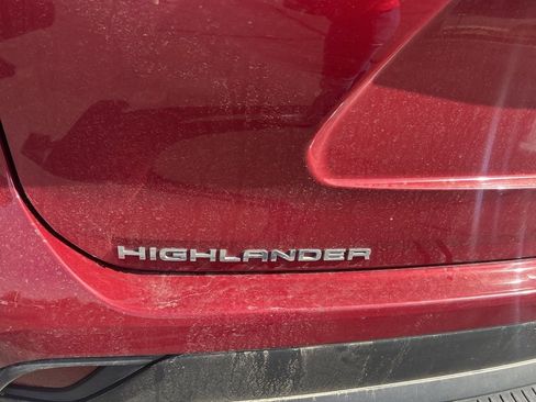 Used 2022 Toyota Highlander XLE image 15