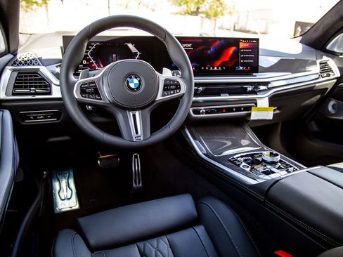 New 2026 BMW X7 M60i image 9