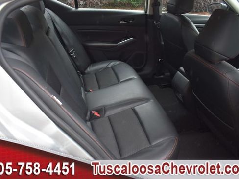 Used 2024 Nissan Altima 2.5 SR FWD image 22