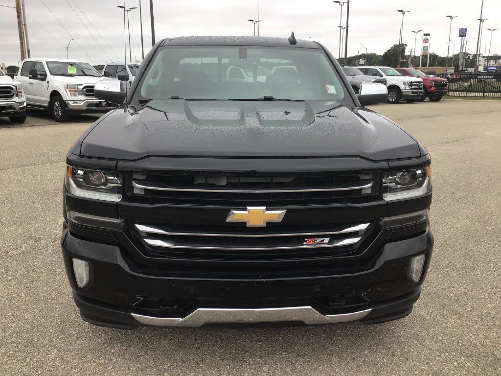 Used 2017 Chevrolet Silverado 1500 LTZ Z71 w/ LTZ Plus Package AWD/4WD image 9