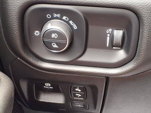 Used 2025 RAM 1500 Big Horn AWD/4WD image 18