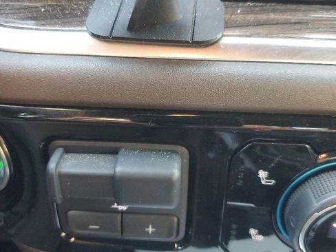 Used 2022 Chevrolet Silverado 1500 RST w/ Convenience Package II AWD/4WD image 23