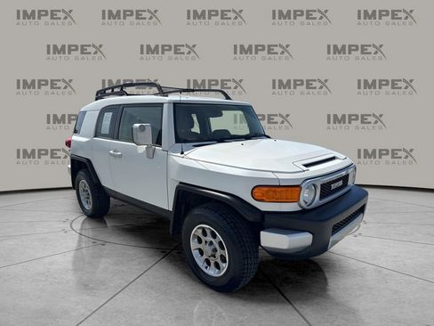 Used 2012 Toyota FJ Cruiser Base w/ Upgrade Pkg image 7
