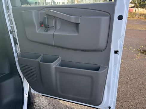 New 2025 Chevrolet Express 3500 image 16