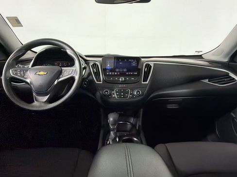 Used 2025 Chevrolet Malibu LT FWD image 14