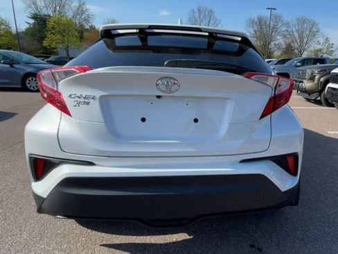 Used 2021 Toyota C-HR LE FWD image 3