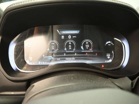 Used 2025 RAM 2500 Laramie AWD/4WD image 3