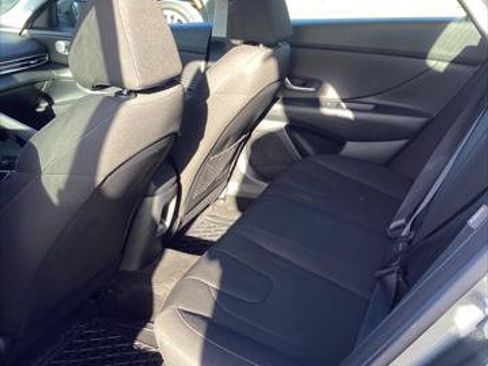 Used 2025 Hyundai Elantra SEL FWD image 12