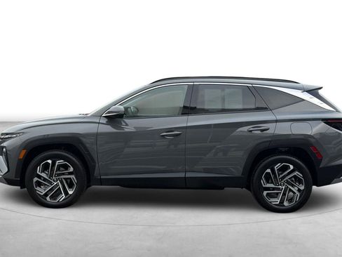 Certified 2025 Hyundai Tucson Limited AWD/4WD image 3