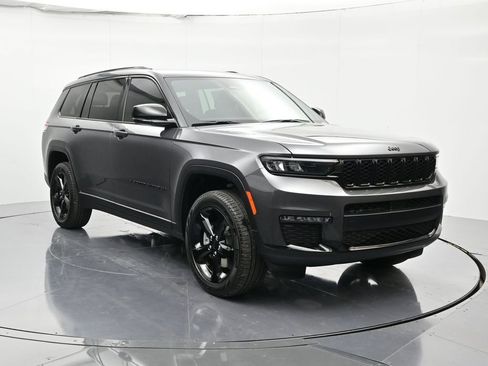 New 2025 Jeep Grand Cherokee L Limited w/ Black Appearance Package image 3