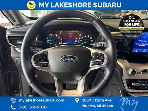 Used 2022 Ford Explorer XLT w/ Equipment Group 202A AWD/4WD image 18