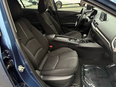 Used 2017 MAZDA MAZDA3 Sport w/ Preferred Equipment Package image 19