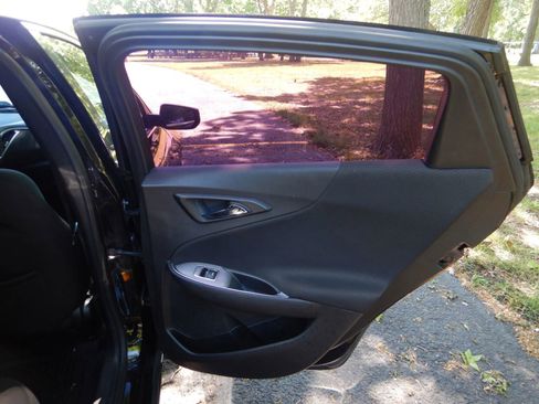 Used 2020 Chevrolet Malibu LT FWD image 22