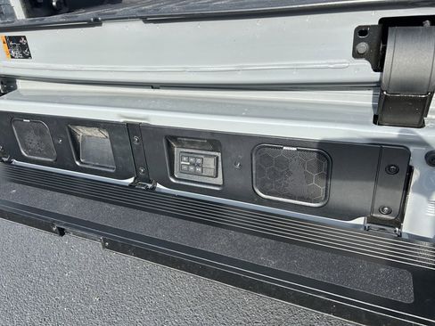 Used 2025 GMC Sierra 2500 AT4X image 29