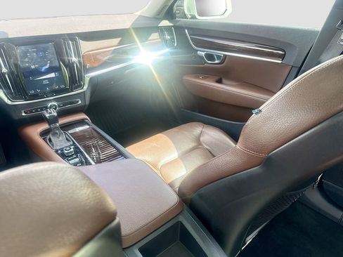 Used 2019 Volvo S90 T5 Momentum FWD image 26