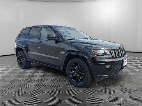 Used 2021 Jeep Grand Cherokee Laredo X AWD/4WD image 2