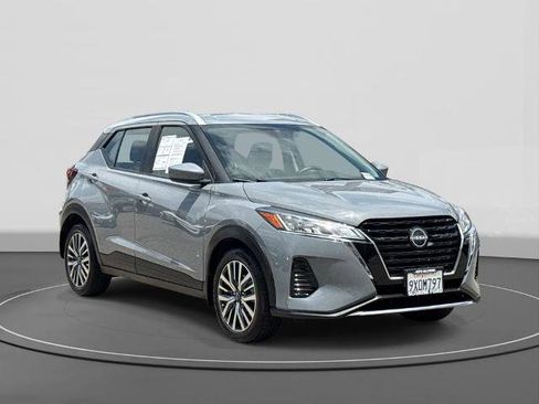 Used 2024 Nissan Kicks SV FWD image 4