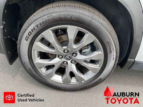 Certified 2024 Toyota Grand Highlander AWD image 10