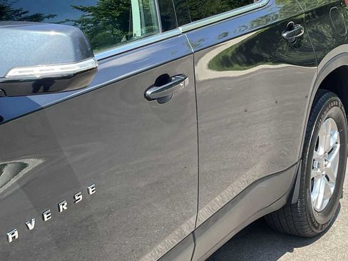 Used 2019 Chevrolet Traverse LT AWD/4WD image 17