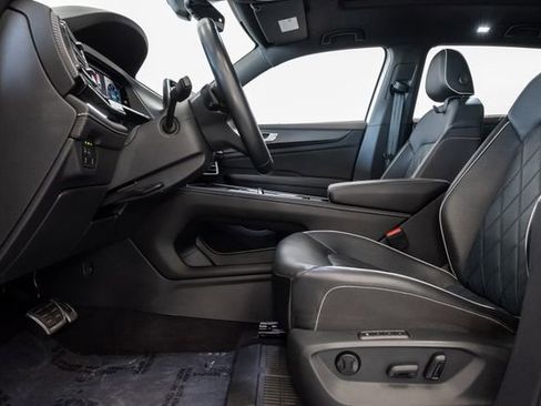 Used 2024 Volkswagen Atlas Cross Sport SEL Premium R-Line image 19