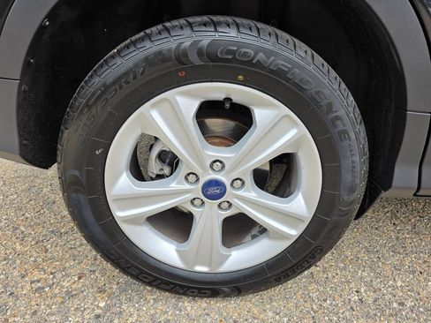 Used 2015 Ford Escape SE FWD image 41