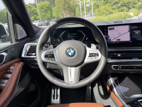 Certified 2023 BMW X7 xDrive40i AWD/4WD image 21