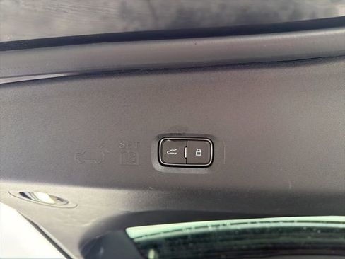 Used 2025 Ford Expedition Active image 8