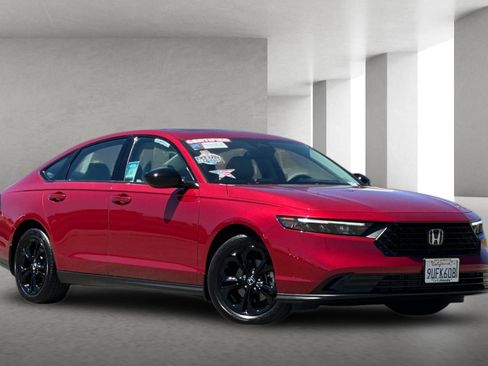 Certified 2025 Honda Accord SE image 1