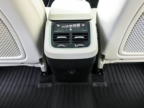 Certified 2024 Volvo XC90 B6 Plus w/ Protection Package Premier AWD/4WD image 20