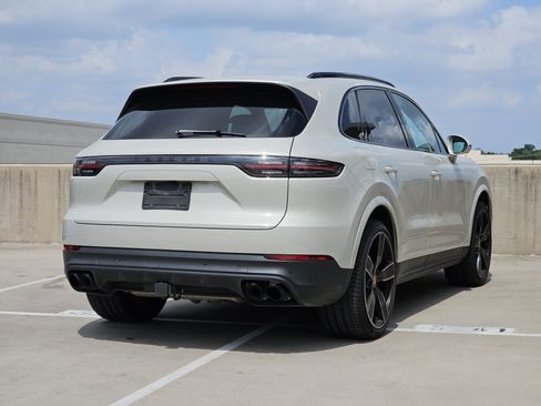 Certified 2023 Porsche Cayenne image 8
