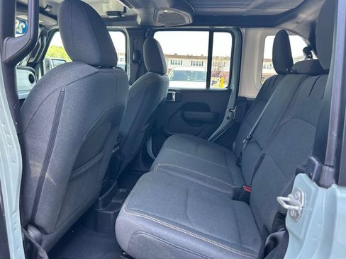 Used 2024 Jeep Wrangler Unlimited w/ Convenience Group AWD/4WD image 29