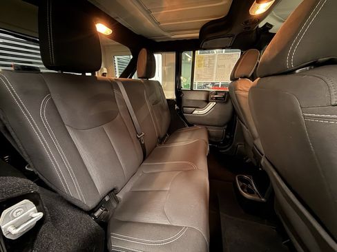 Certified 2017 Jeep Wrangler Unlimited Sahara w/ Connectivity Group image 17