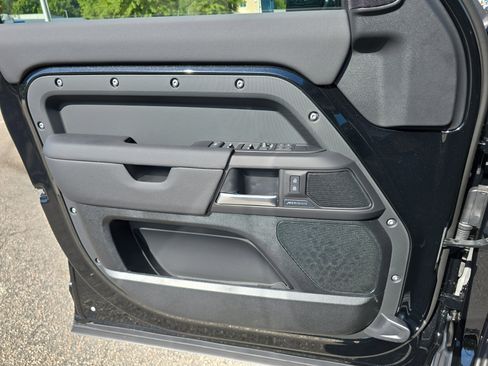 New 2025 Land Rover Defender 110 S image 25